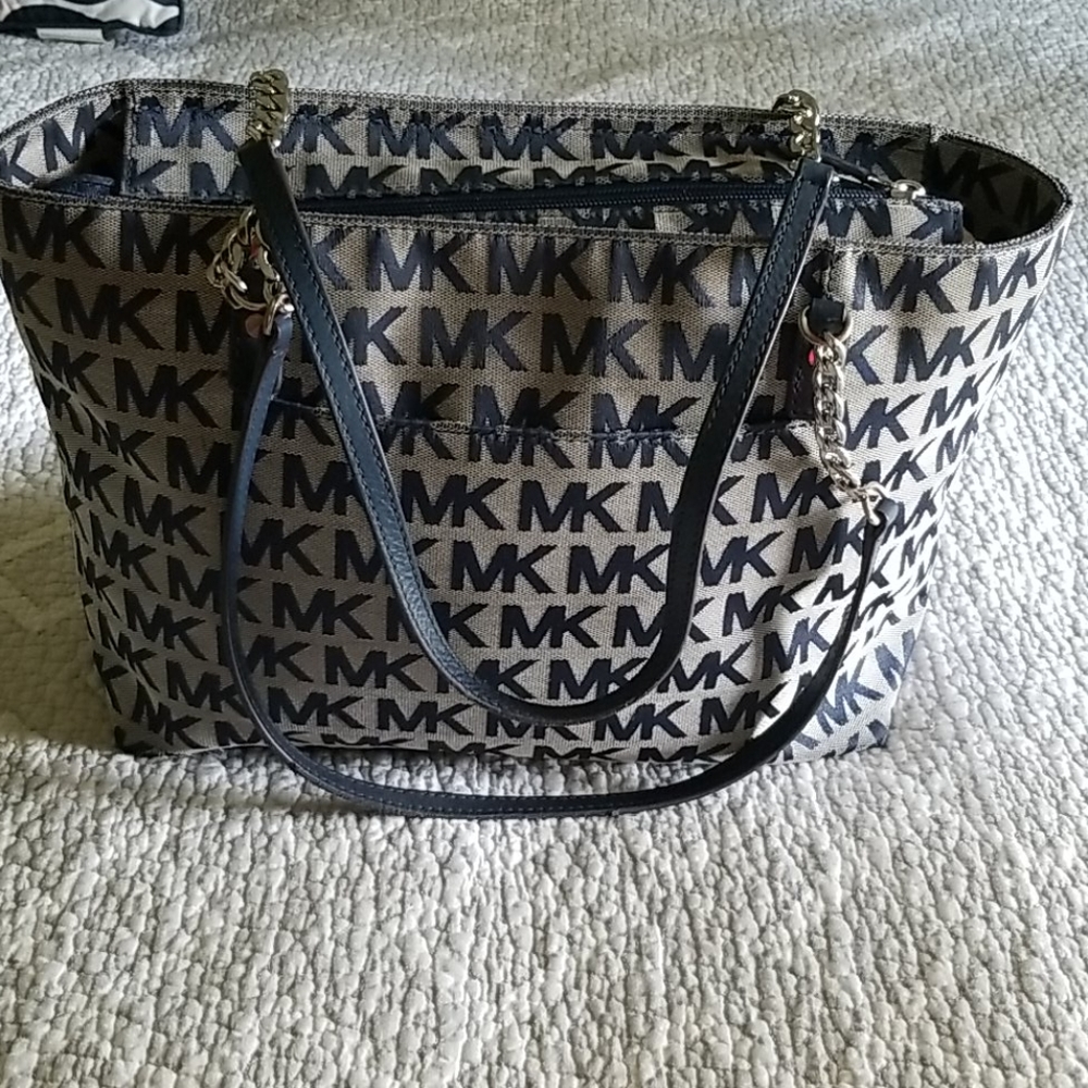 Michael kors purse
